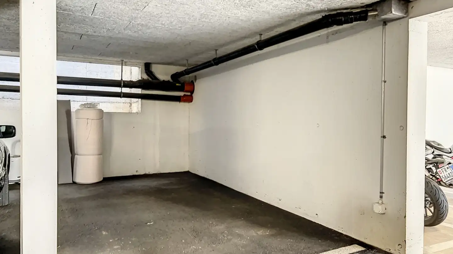 Überdachter Parkplatz mieten - Route De Lossy 18a, 1782 Belfaux - Foto 2