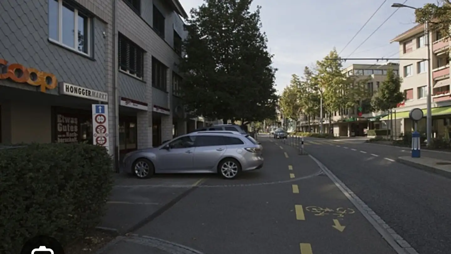 Place de parking extérieure à louer - 8052 Zürich