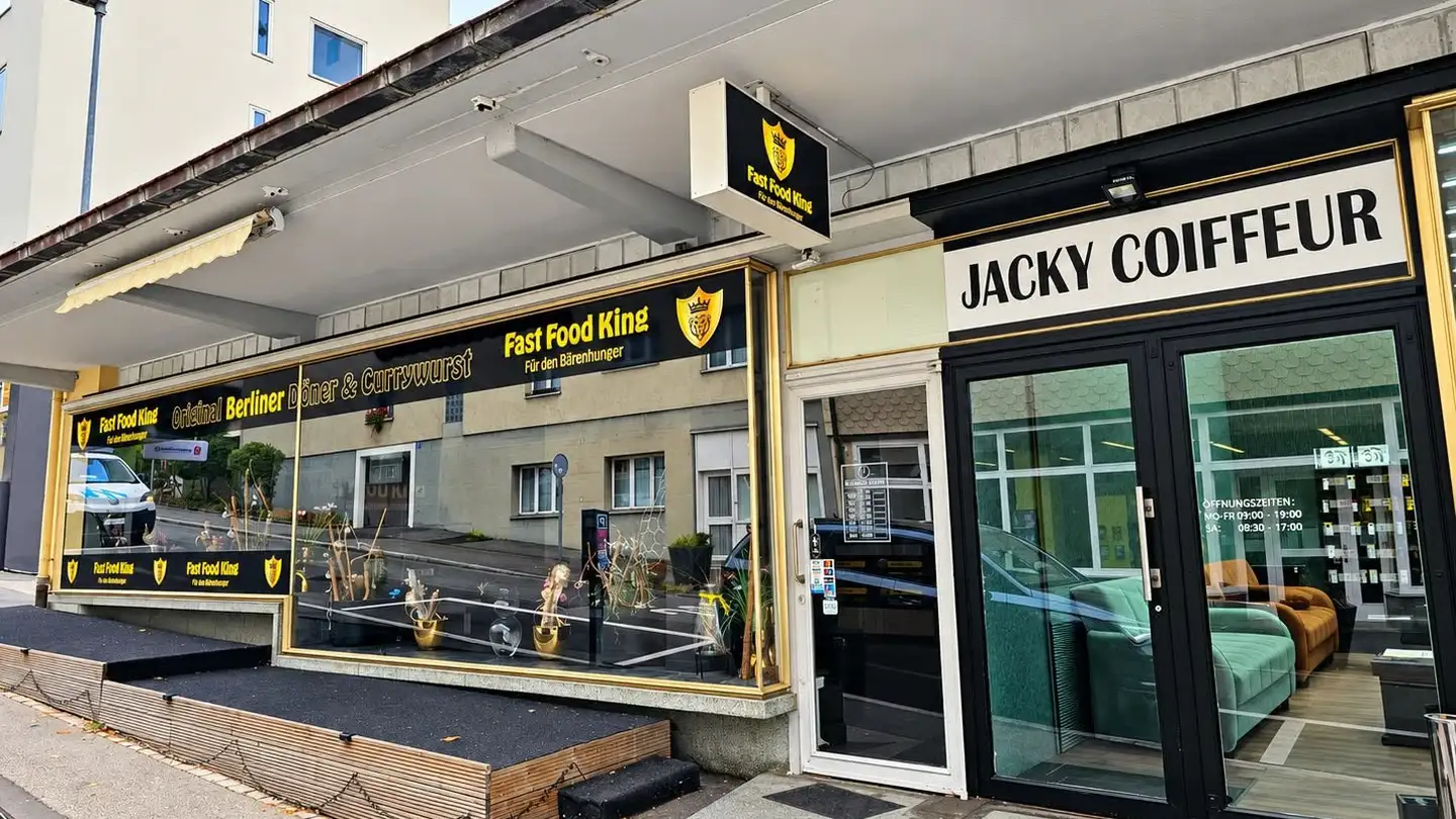 Commercial à louer - Marktgasse 2, 8212 Neuhausen am Rheinfall