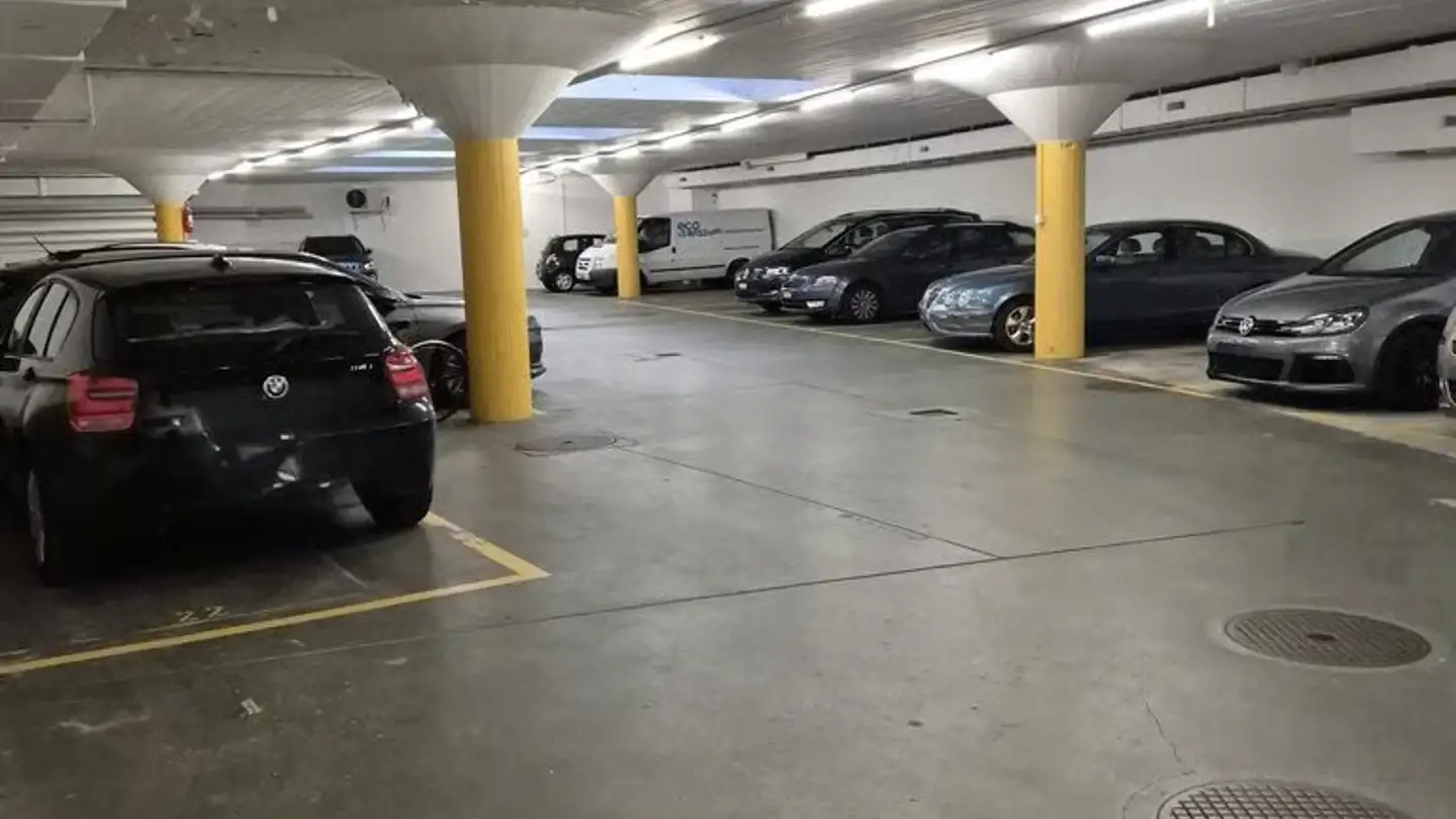 Underground parking space for rent - Röslistrasse 8, 8006 Zürich - Photo 3