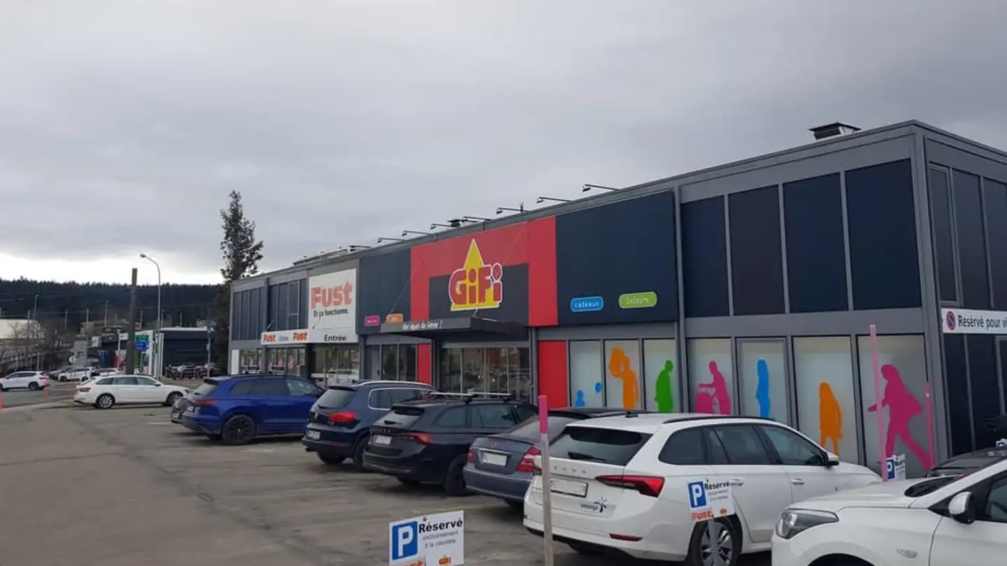 Gewerbe mieten - Boulevard Des Eplatures 44, 2300 La Chaux-de-Fonds - Foto 2