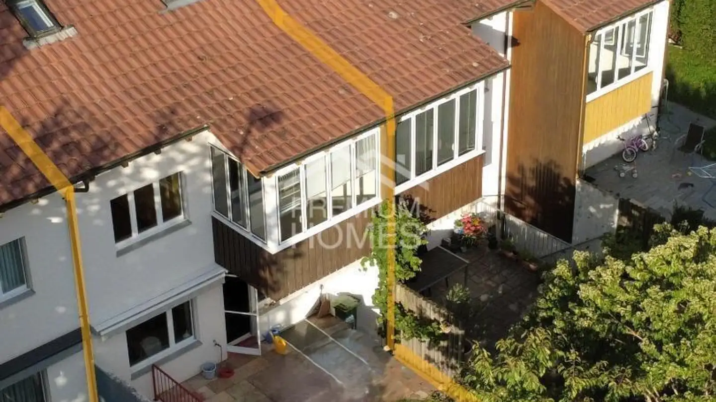 Row house for sale - 4153 Reinach BL - Photo 2