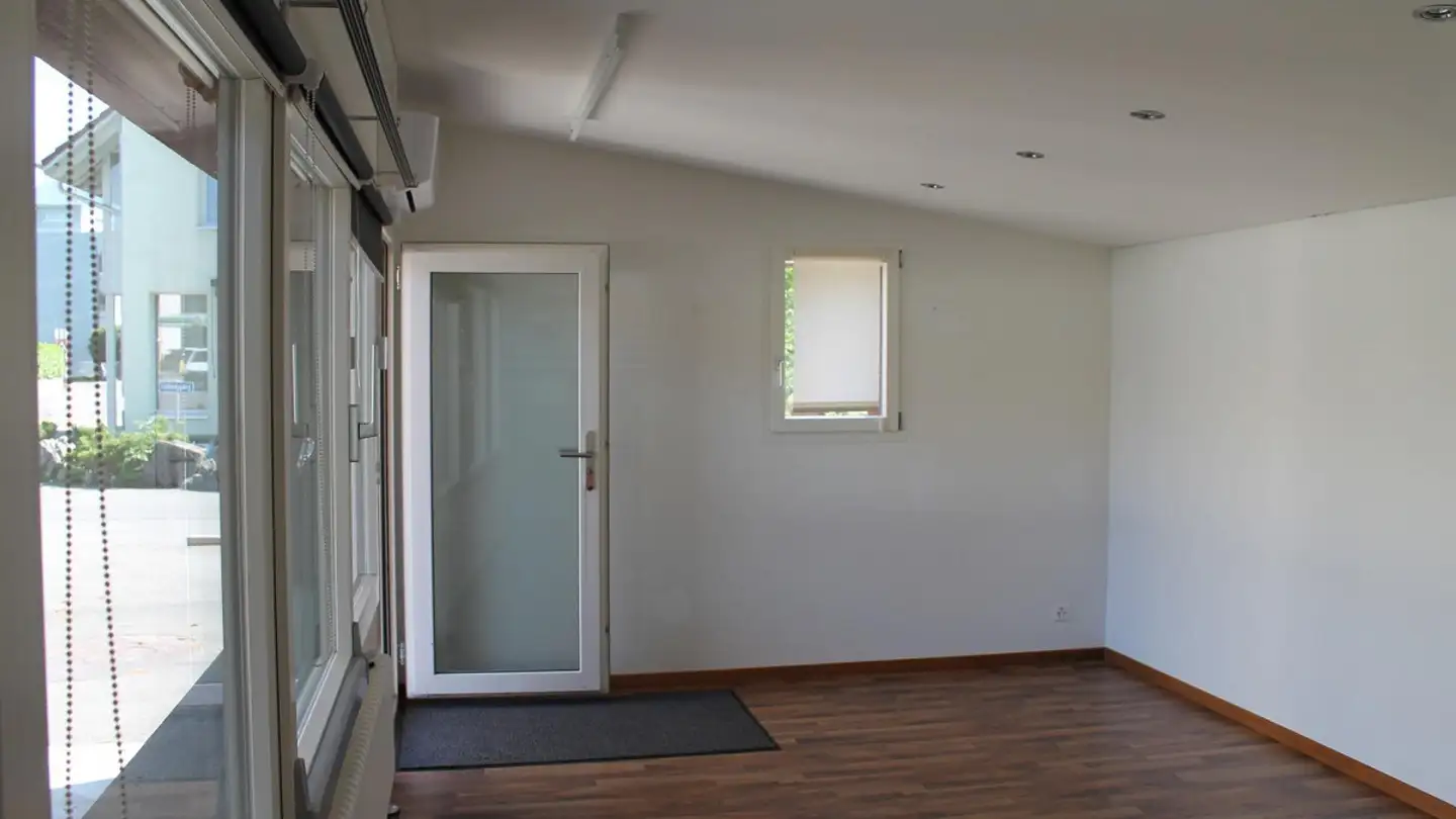 Commercial à louer - Gwattstrasse 87, 3645 Gwatt (Thun) - Photo 2