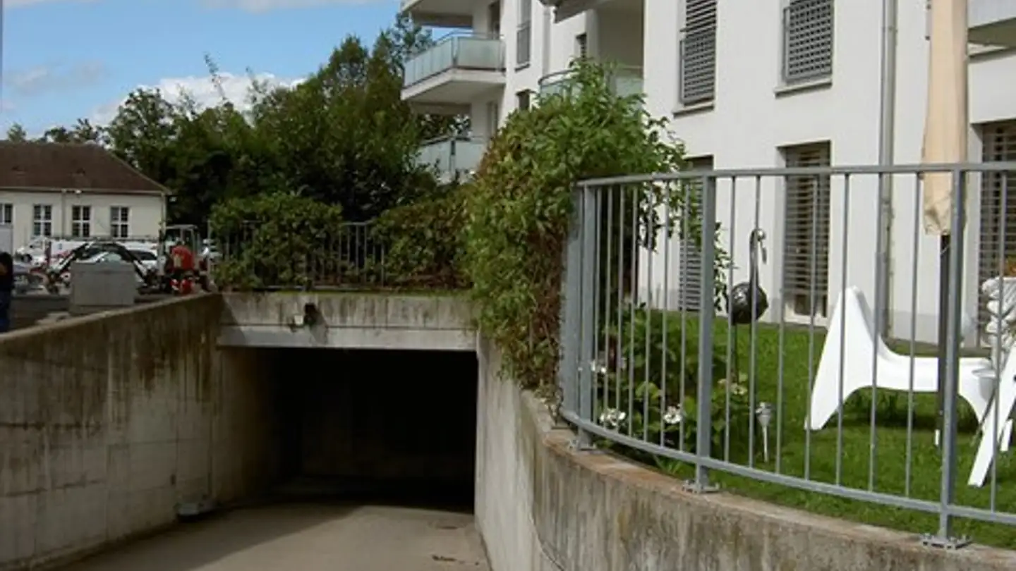 Underground parking space for rent - Seestrasse 2, 8853 Lachen SZ