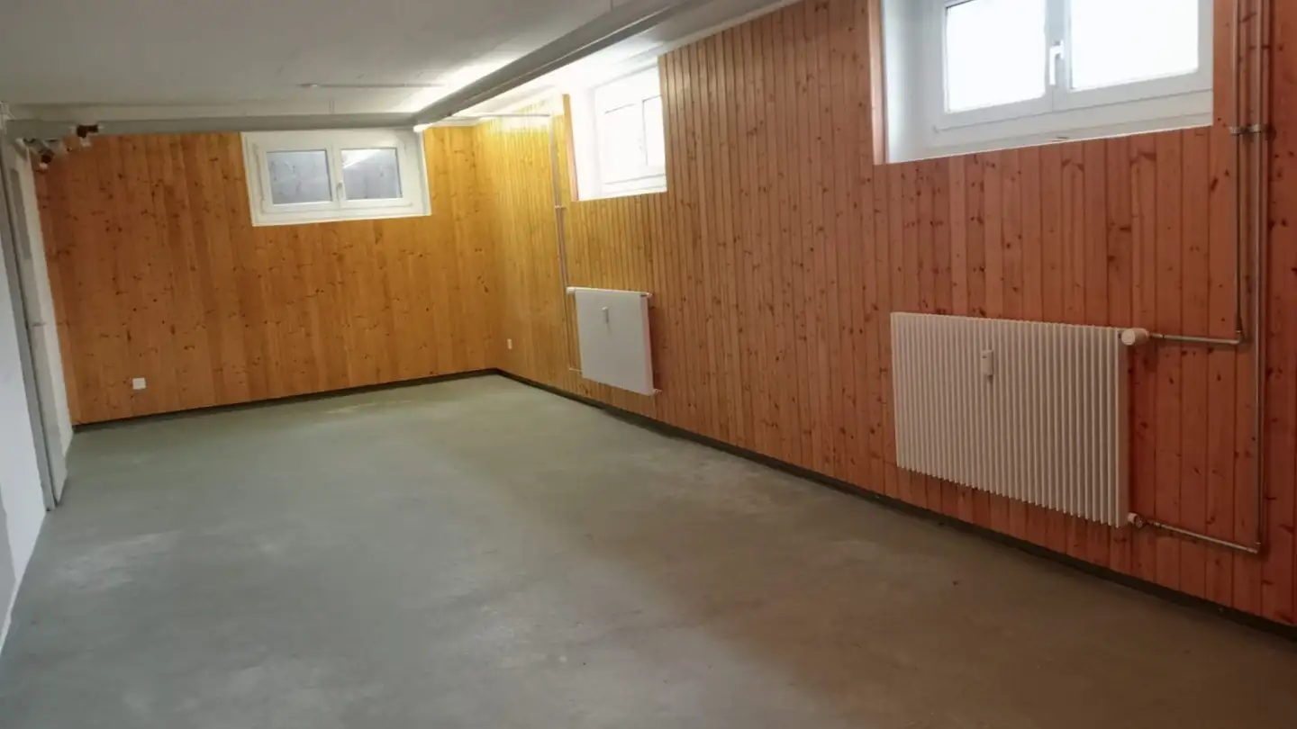 Gewerbe mieten - 8617 Mönchaltorf