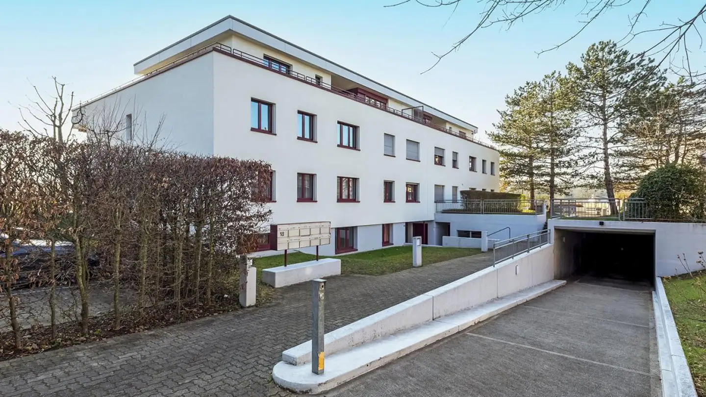 Tiefgaragenstellplatz mieten - Sonnenhofring 18, 4153 Reinach BL
