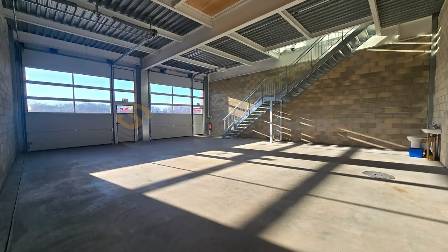 Mixed-use building for rent - Route Des Avouillons, 1196 Gland - Photo 3