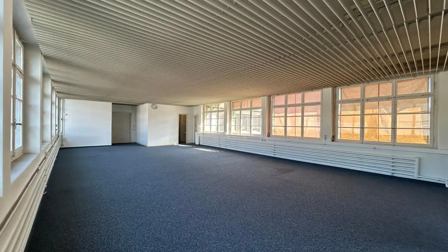 Commercial for rent - Hauptstrasse 24, 4416 Bubendorf