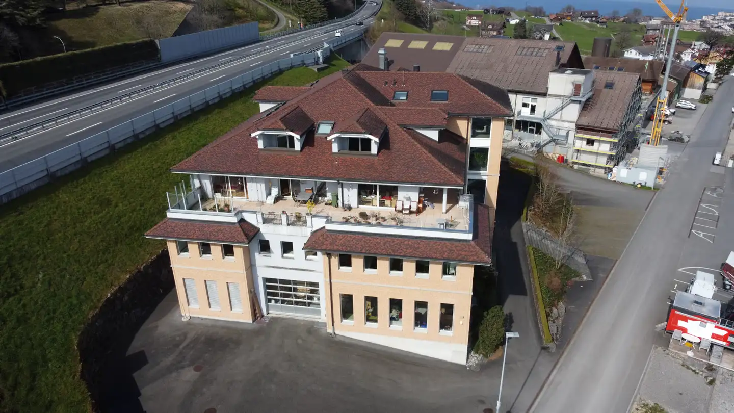 Mixed-use building for sale - Obere Allmend 12, 6375 Beckenried - Photo 3
