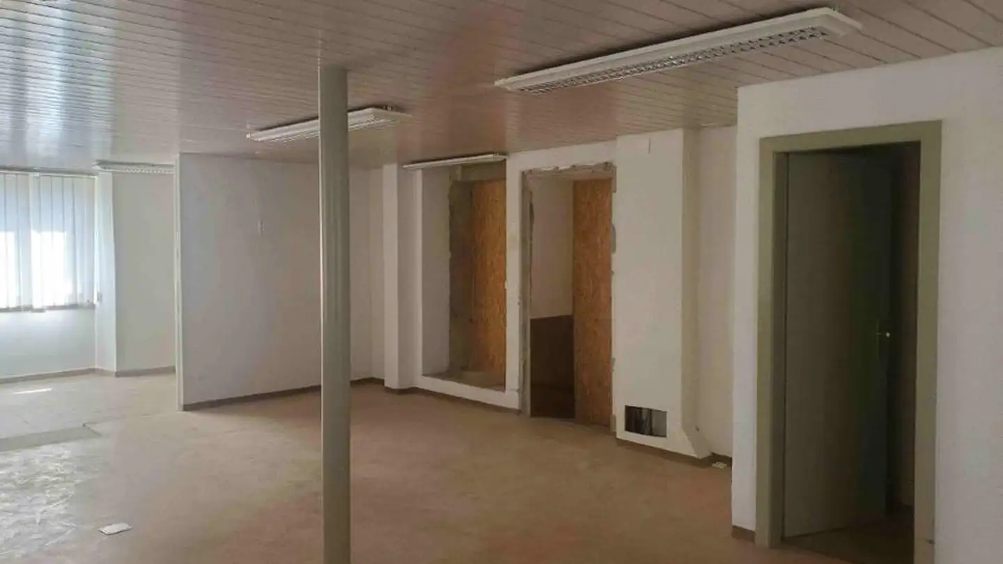 Commercial for rent - Rue Des Forgerons 8, 2065 Savagnier - Photo 4