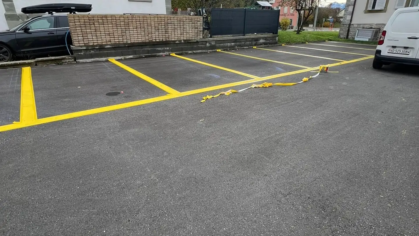 Outdoor parking space for rent - Route De Billens 2, 1680 Romont FR