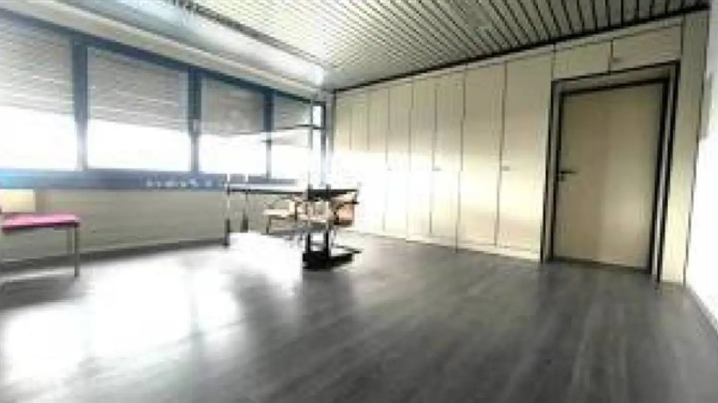 Bürofläche mieten - Gewerbezone Widalmi 10, 3216 Ried b. Kerzers - Foto 3