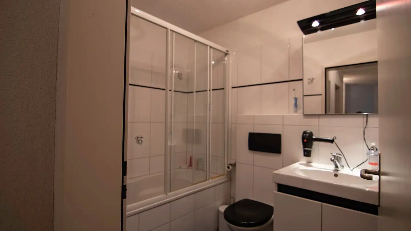 Furnished apartment for rent - Rosengartenstrasse, 8107 Buchs ZH - Photo 4