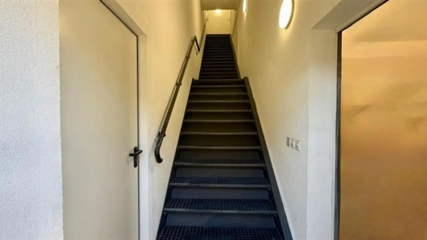 Office space for rent - 1723 Marly - Photo 2