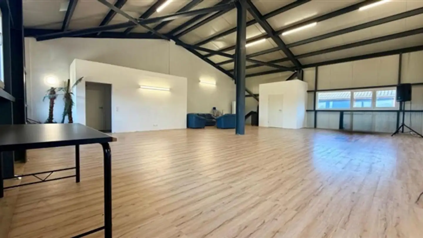 Office space for rent - 1723 Marly - Photo 3