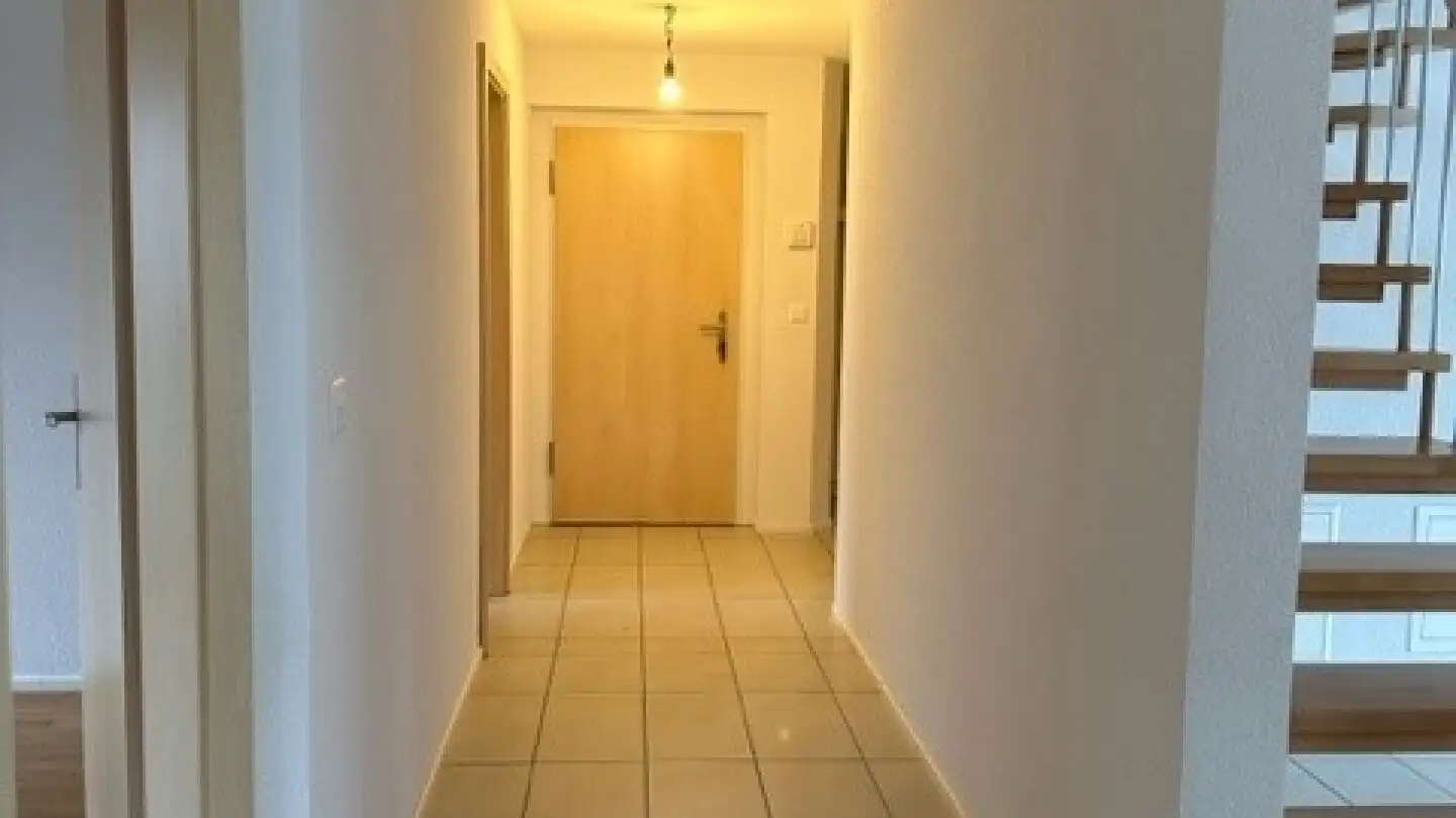 Dachgeschosswohnung mieten - Lerchenweg, 2543 Lengnau BE - Foto 2