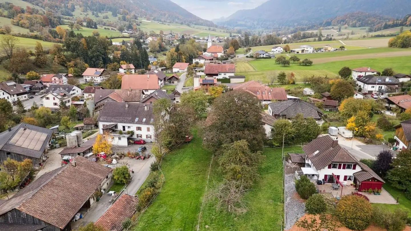 Constructible plot for sale - 2745 Grandval