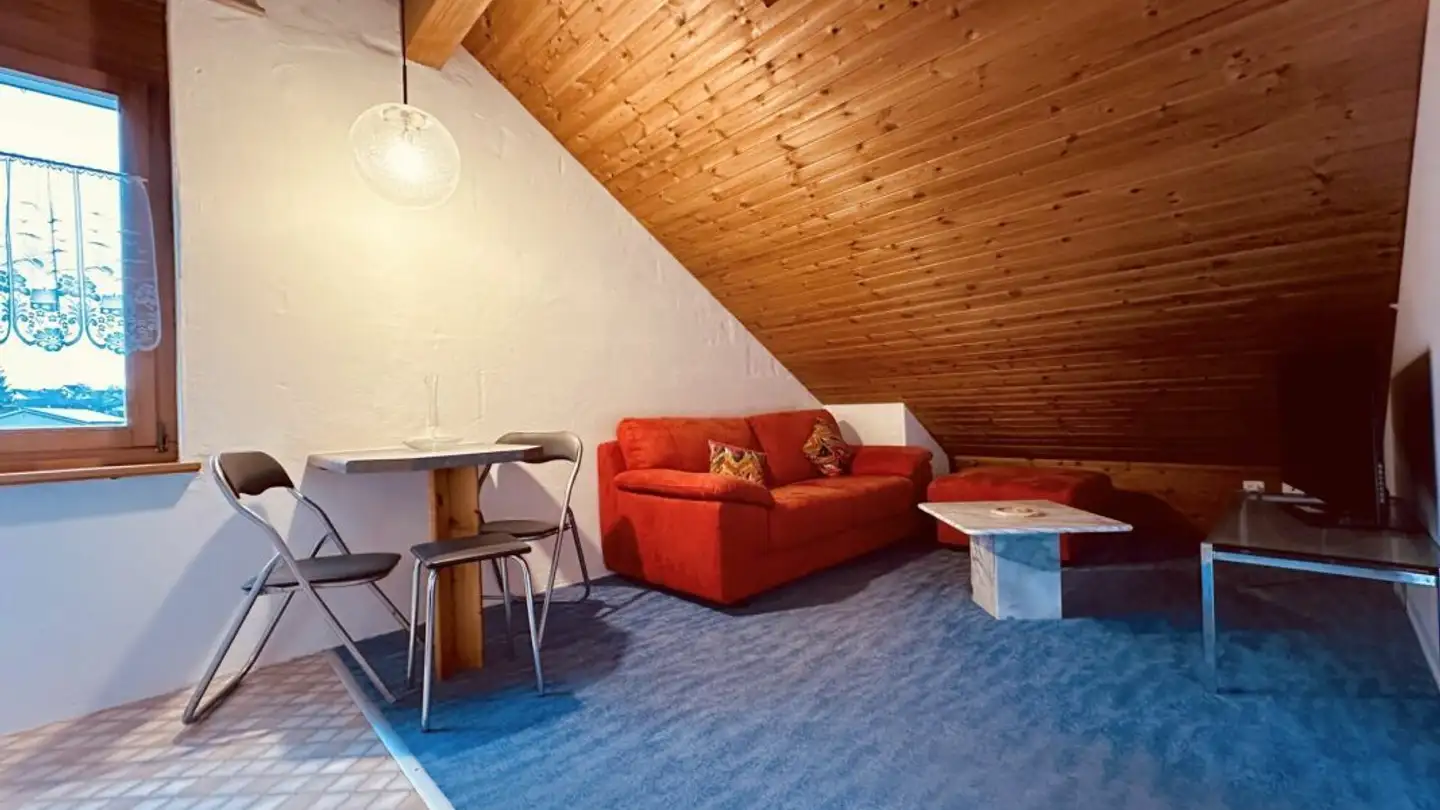 Attique à louer - Etzelstrasse, 8633 Wolfhausen - Photo 2