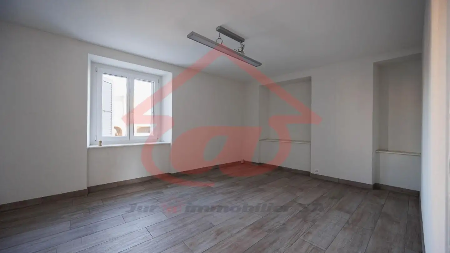 Commercial for rent - Rue Du Jura 33a, 2900 Porrentruy - Photo 2