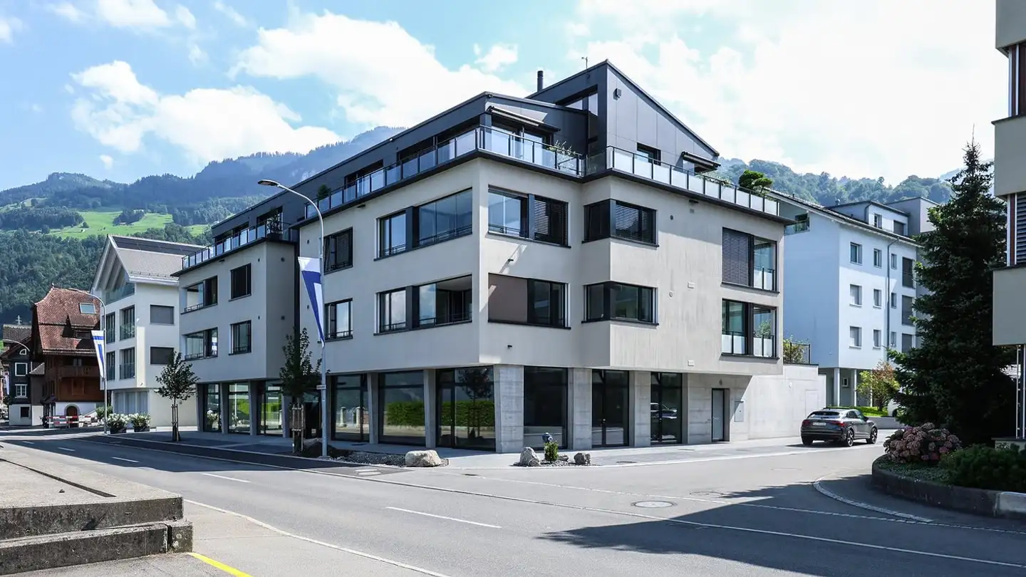 Commerciale in affitto - Dorfstrasse 31, 6375 Beckenried