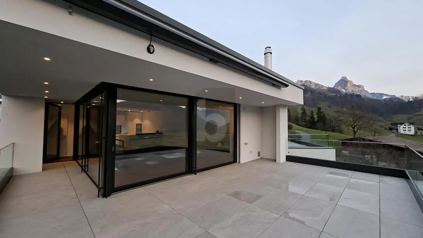 Maison jumelle à louer - 6422 Steinen