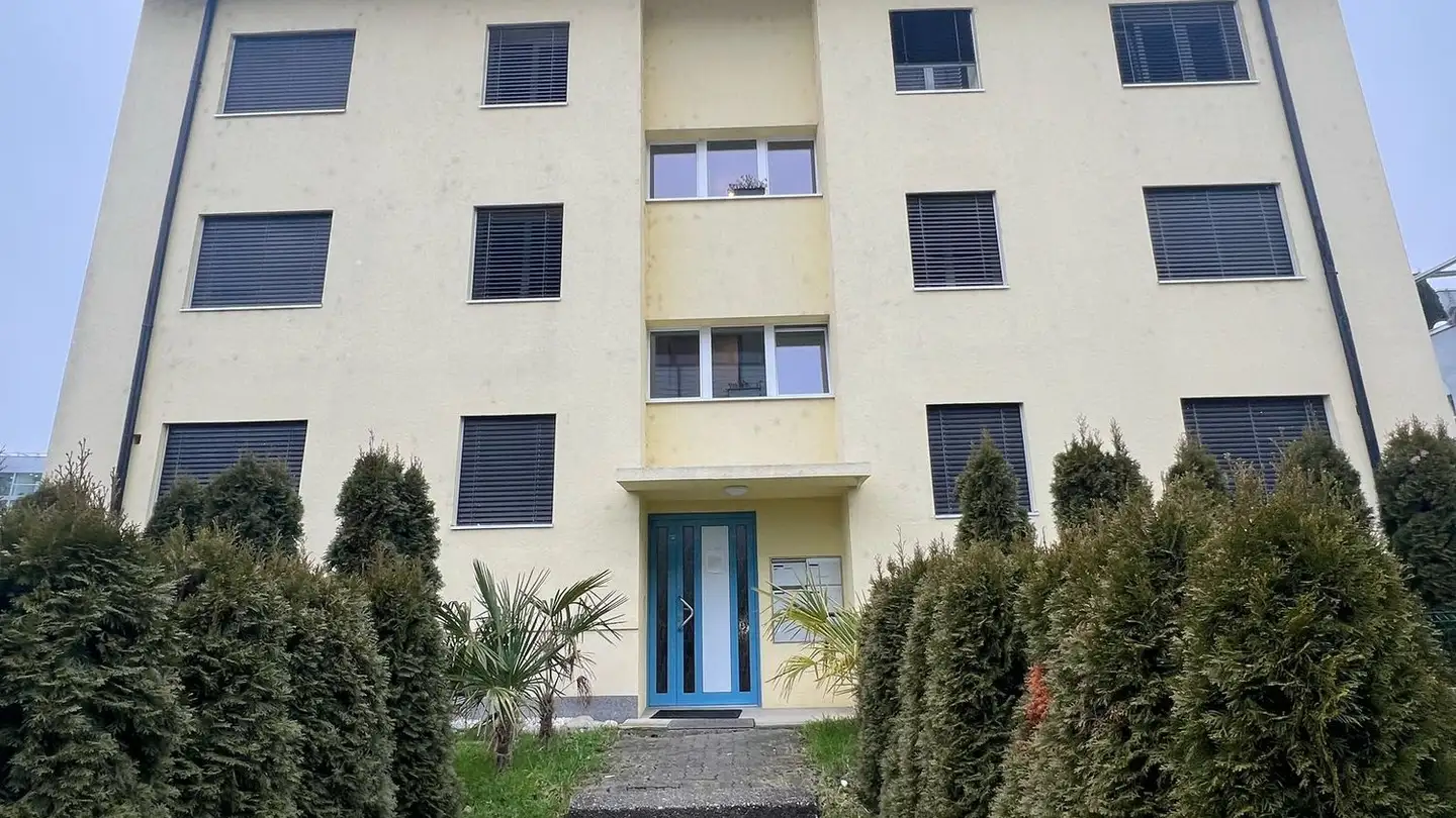 Place de parking couverte à louer - Alte Dübendorferstrasse 18, 8305 Dietlikon