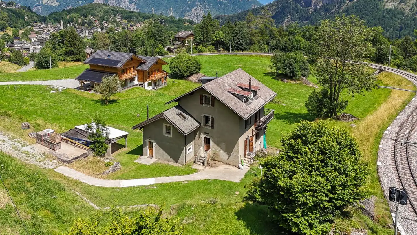 Residential building for sale - 1922 Salvan