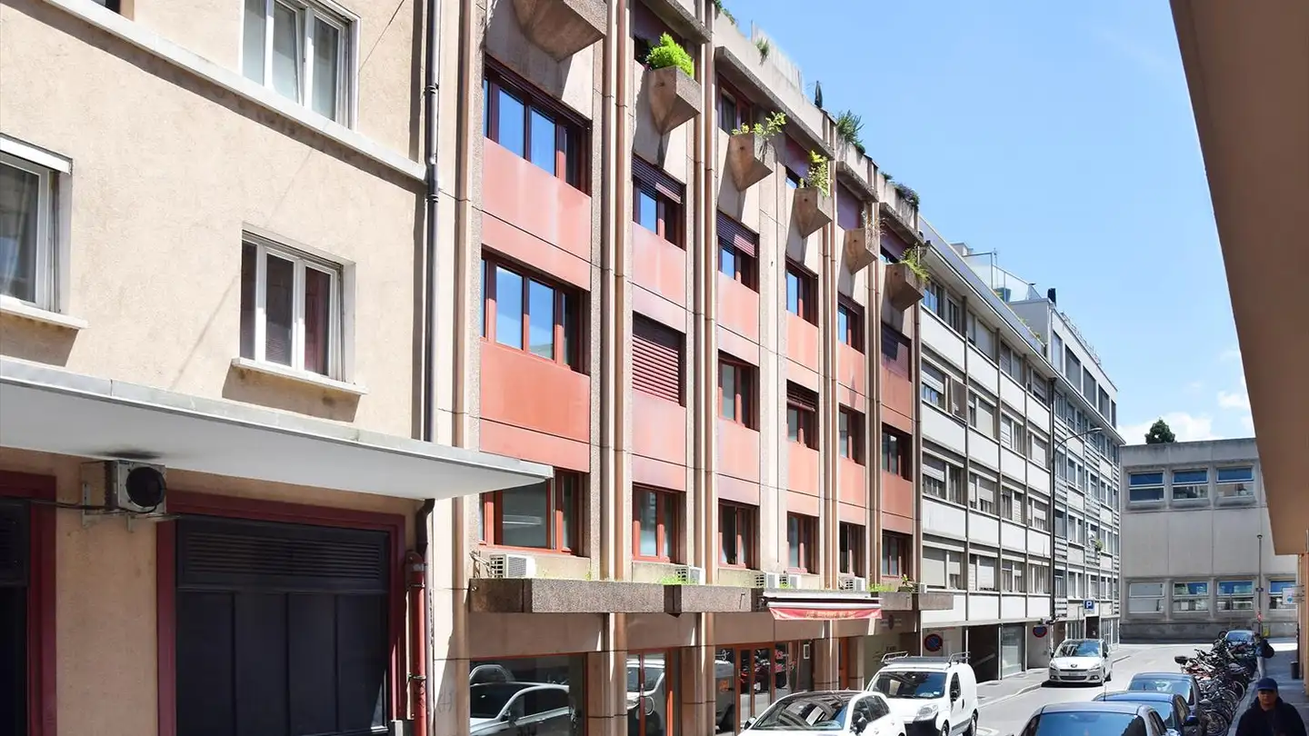 Place de parking souterraine à louer - Rue Hugo- De-Senger 3, 1205 Genève