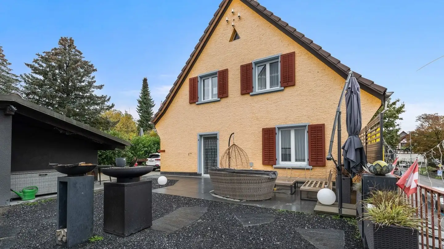 Mixed-use building for sale - 8240 Thayngen