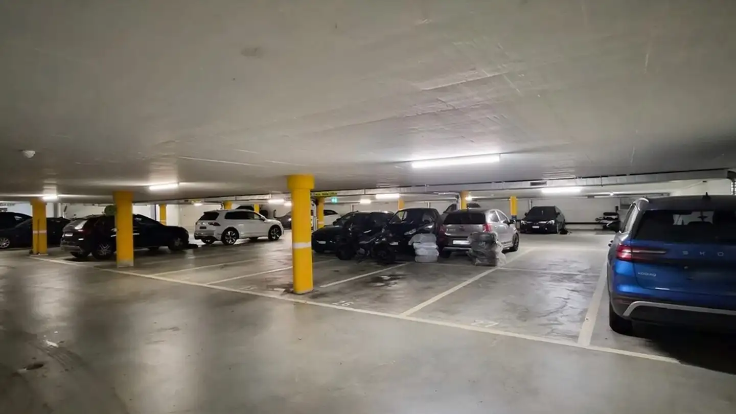 Place de parking extérieure à louer - Schellerstrasse 9, 8620 Wetzikon ZH