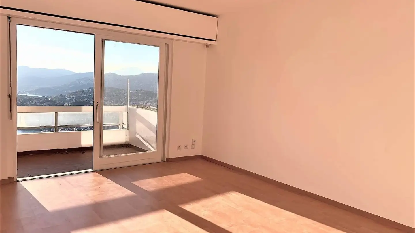 Apartment for rent - 6974 Aldesago - Photo 2