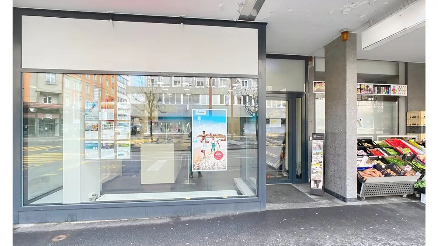 Gewerbe mieten - Avenue Léopold-Robert 57, 2300 La Chaux-de-Fonds