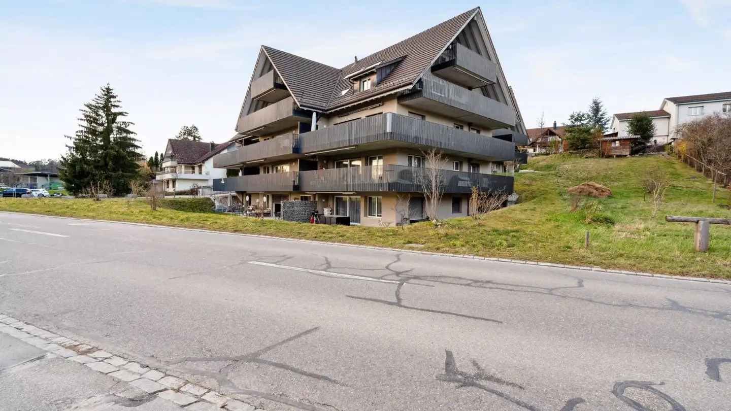 Place de parking souterraine à louer - Welsikerstrasse 22, 8474 Dinhard