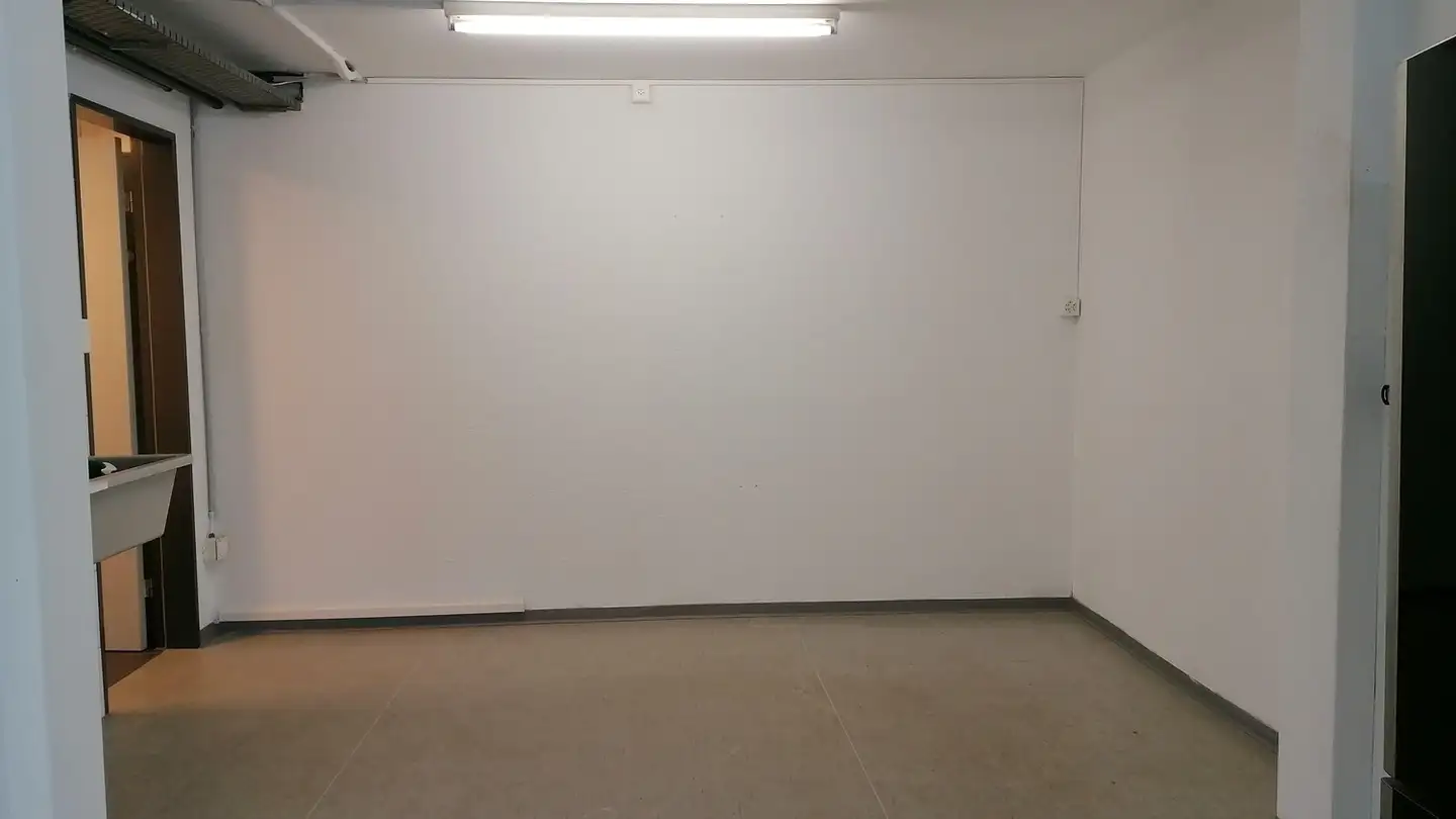 Commercial for rent - Landstrasse 152, 5301 Siggenthal Station - Photo 3