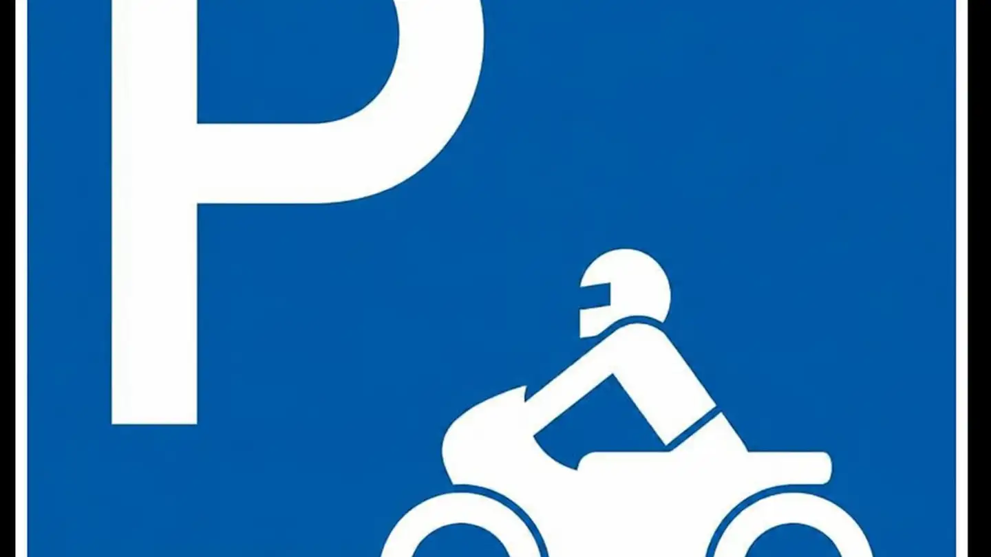 Place de parking intérieure pour moto à louer - Zeltweg 45, 8610 Uster