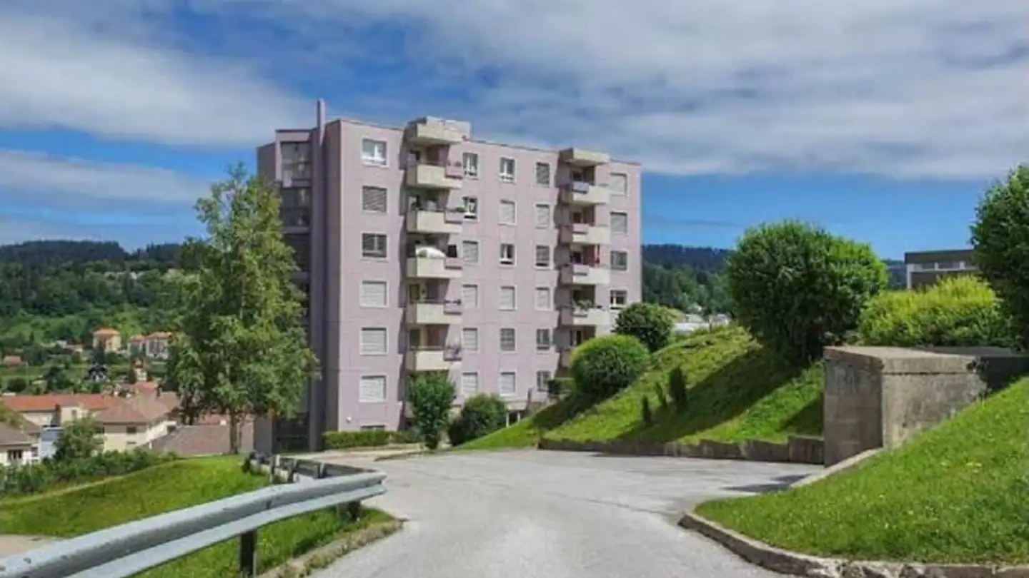 Residential building for sale - 2400 Le Locle