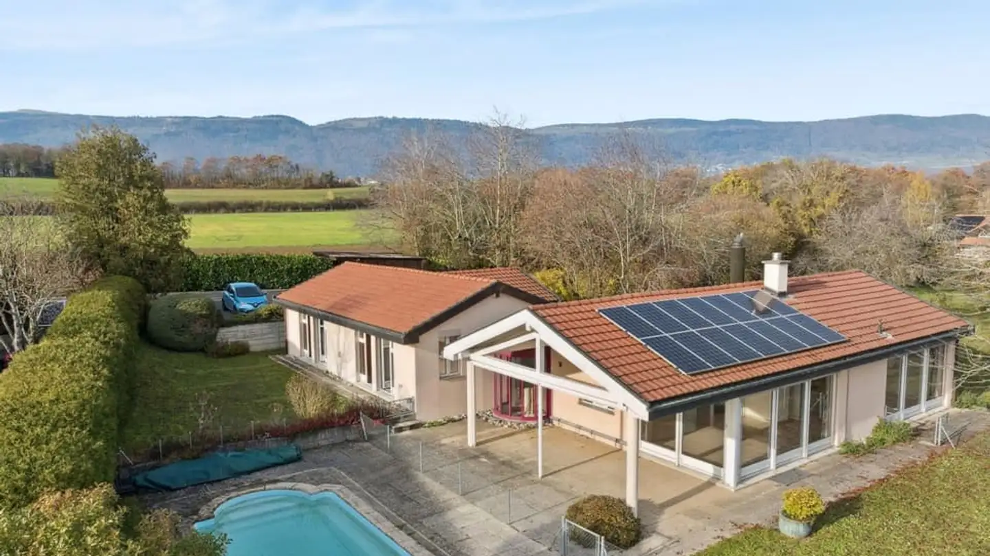 Single house for sale - 1422 Grandson