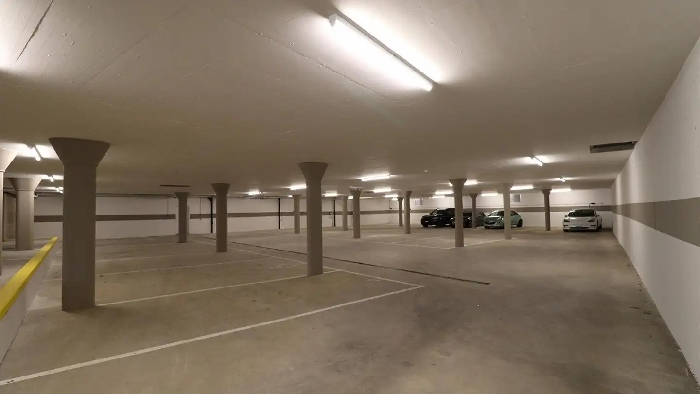 Place de parking extérieure à louer - Schwalbenstrasse 1a, 8374 Oberwangen TG