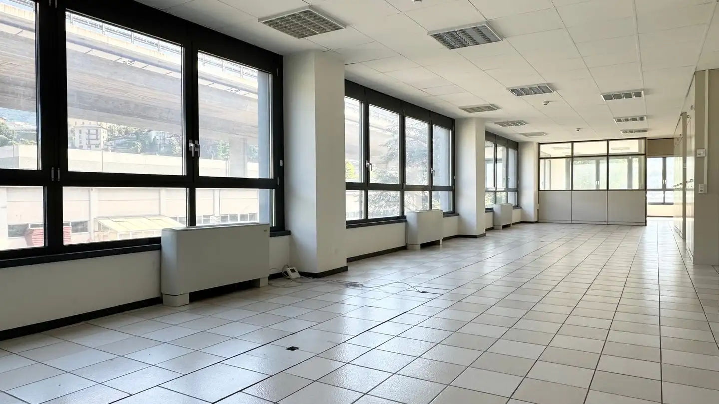 Spazio ufficio in affitto - Via Giuseppe Motta 5, 6828 Balerna