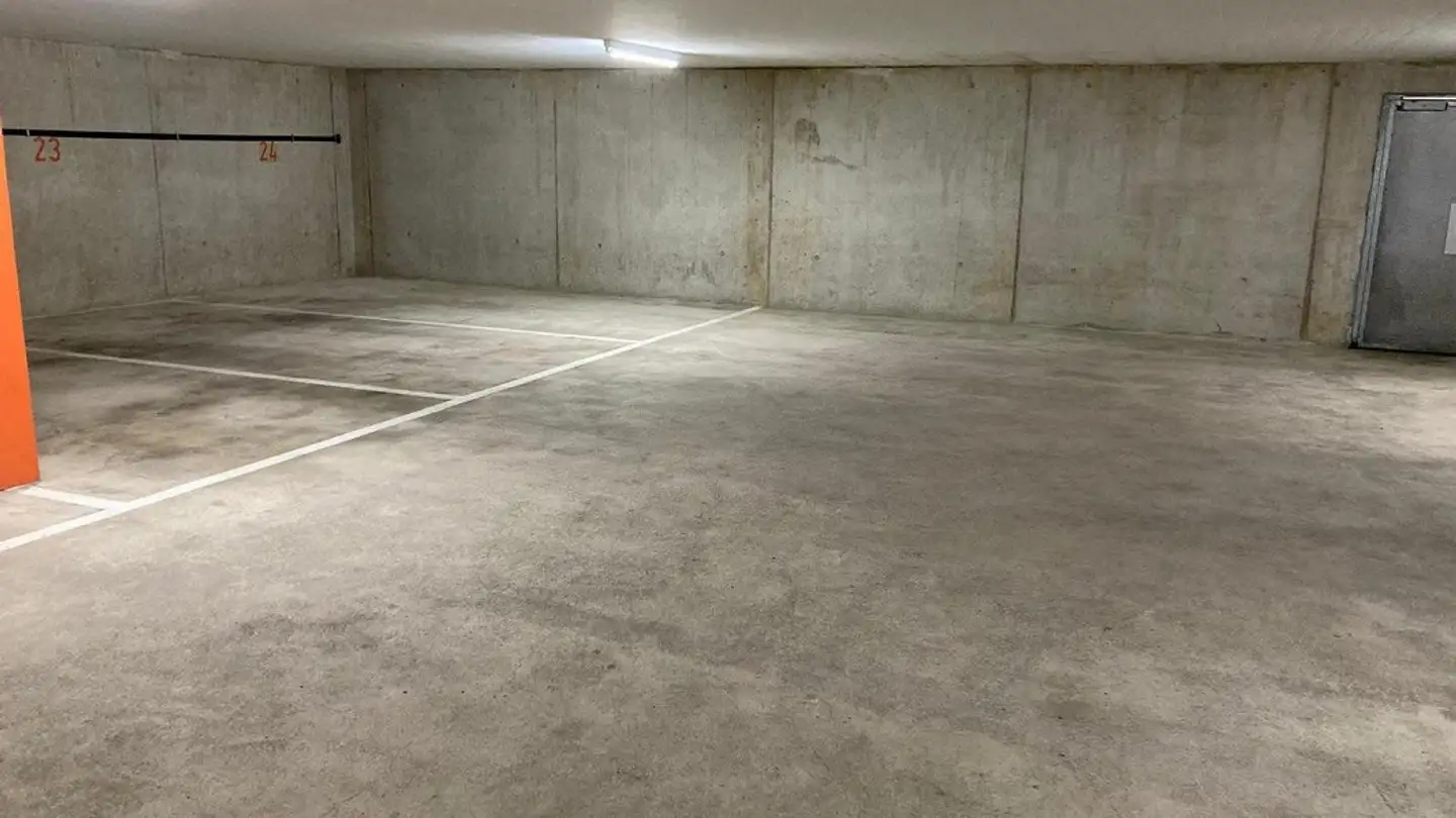 Place de parking souterraine à louer - Hauptstrasse 102a, 4416 Bubendorf