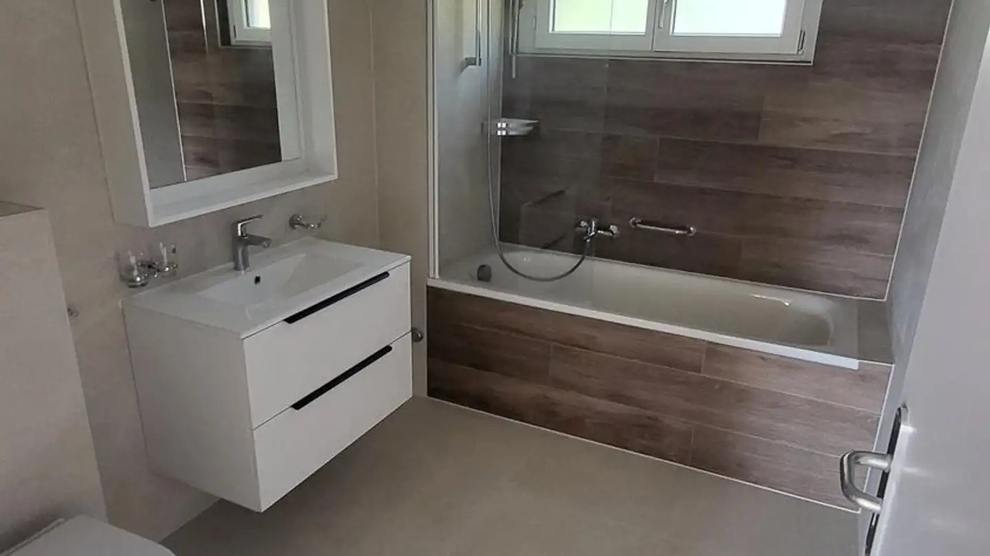 Appartamento in affitto - 2013 Colombier NE - Photo 3