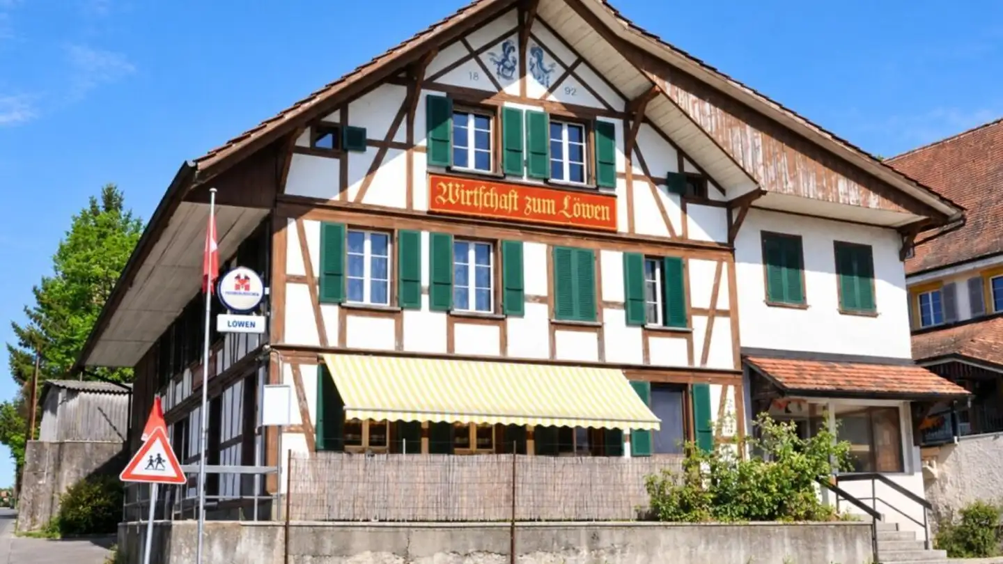 Mixed-use building for sale - 3317 Limpach