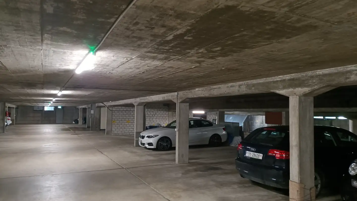 Outdoor parking space for rent - Schöneggstrasse 15, 2540 Grenchen - Photo 3
