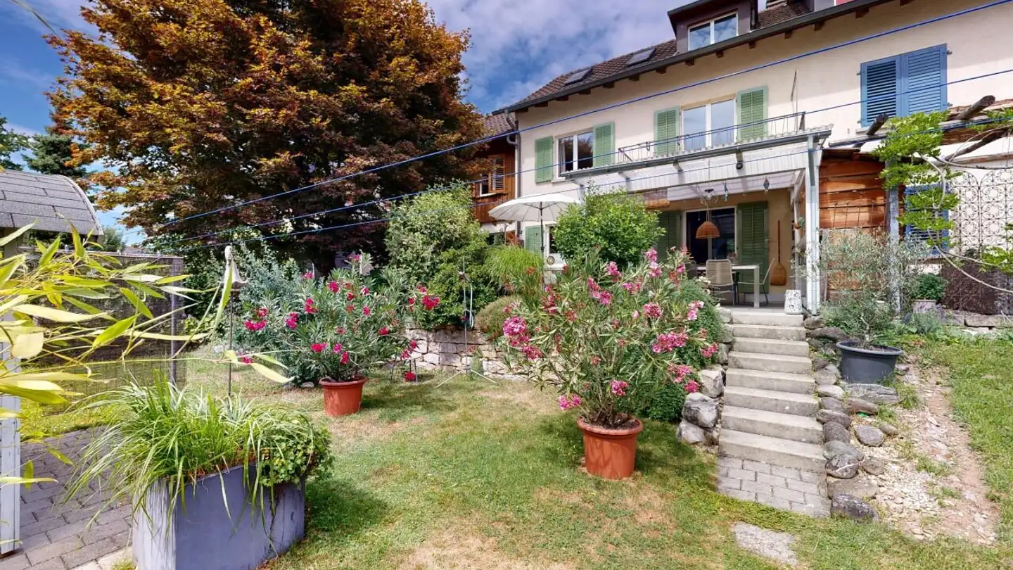 Row house for sale - 8610 Uster