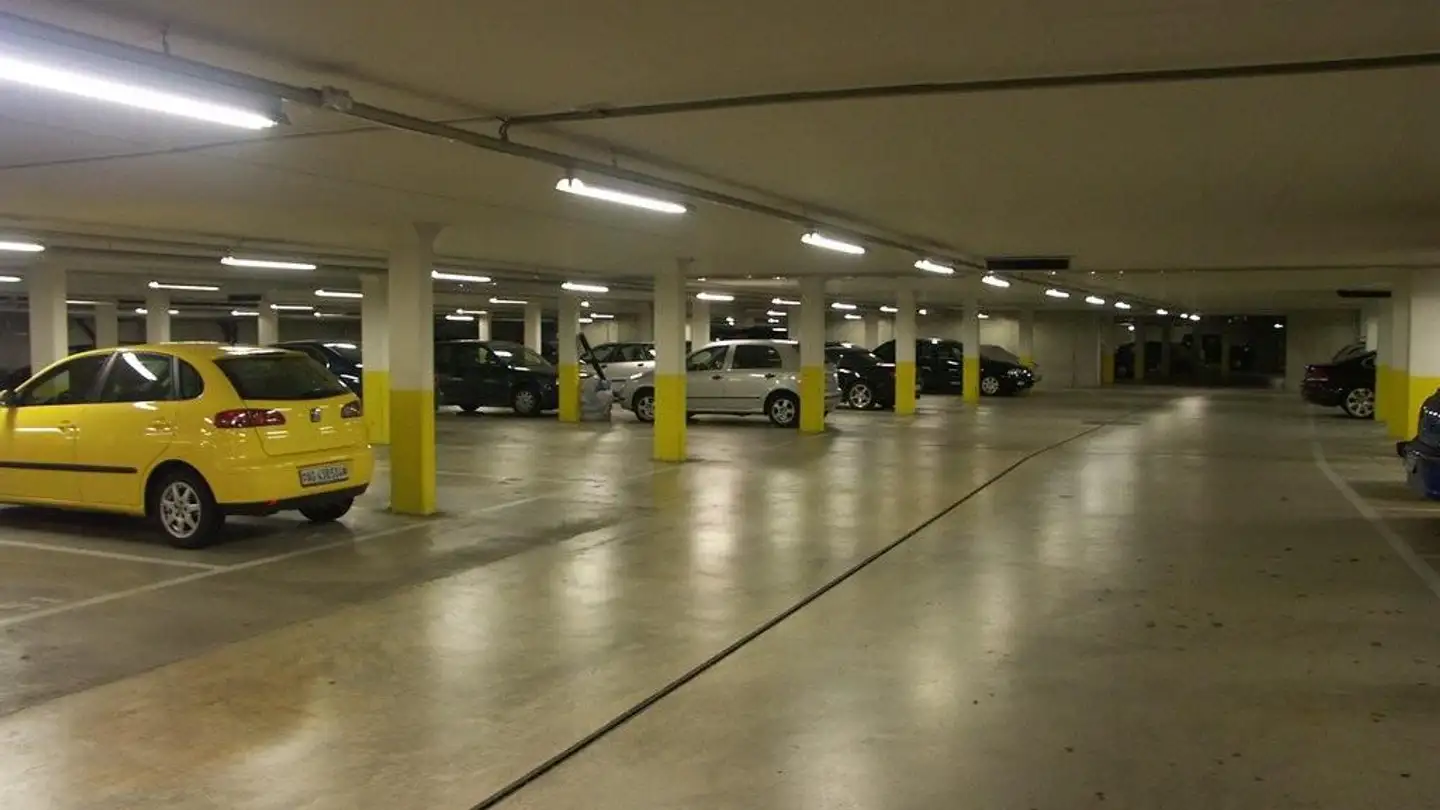 Place de parking souterraine à louer - Sommerhaldenstrasse 6, 5405 Dättwil AG