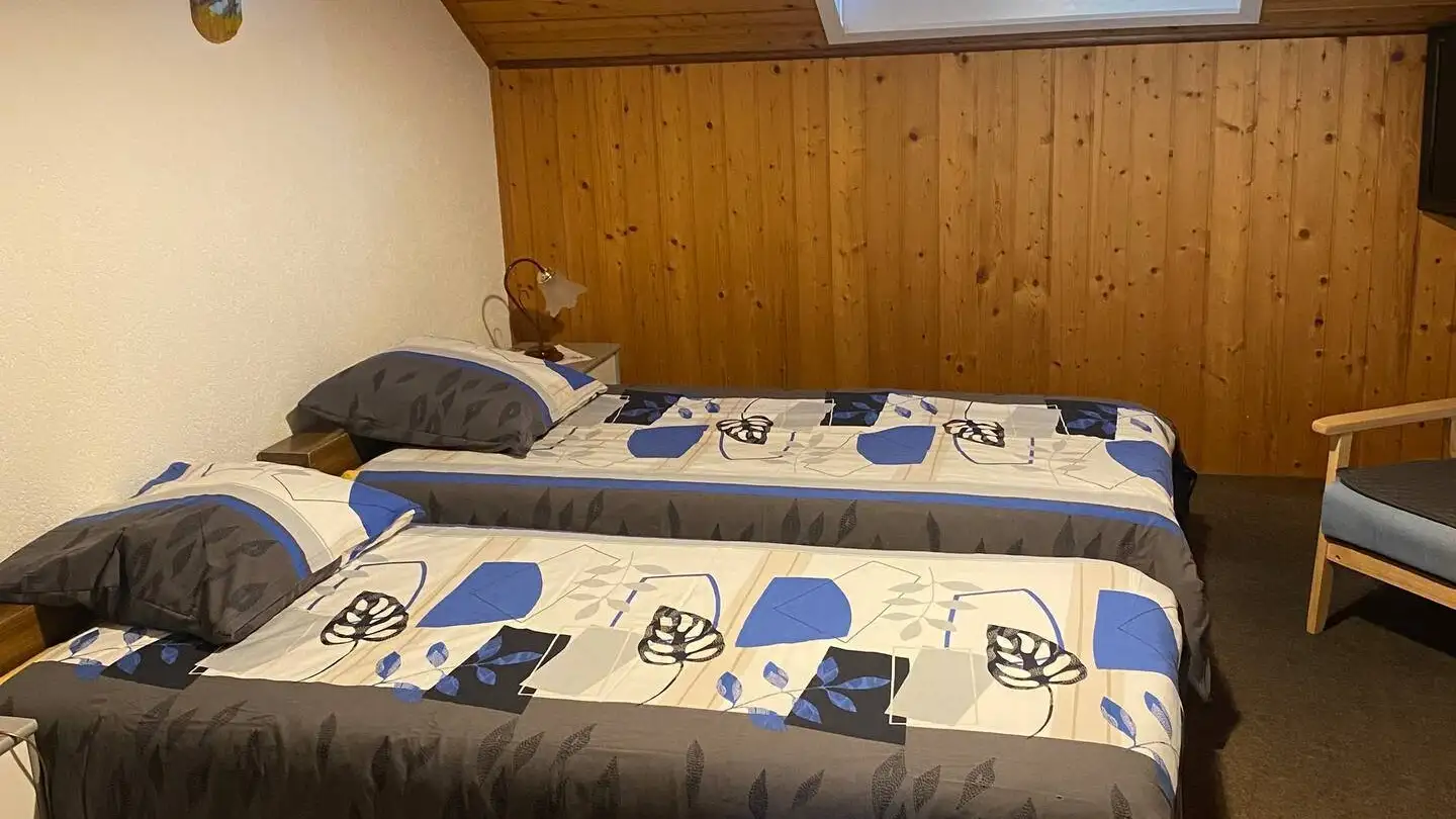 Chambre à louer - Les Frêtes 158, 2416 Les Brenets - Photo 4