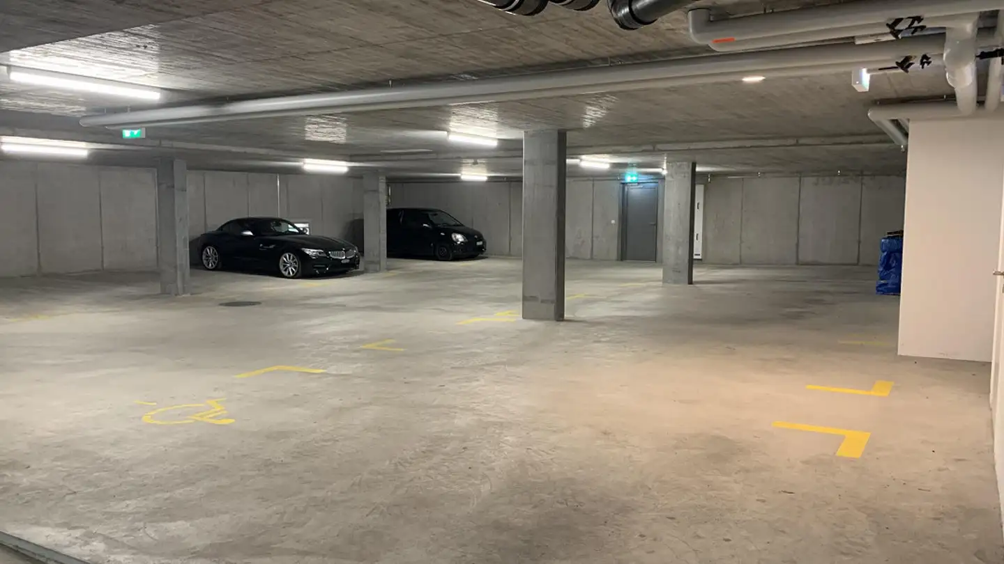 Place de parking souterraine à louer - Carmennaweg 7, 7000 Chur