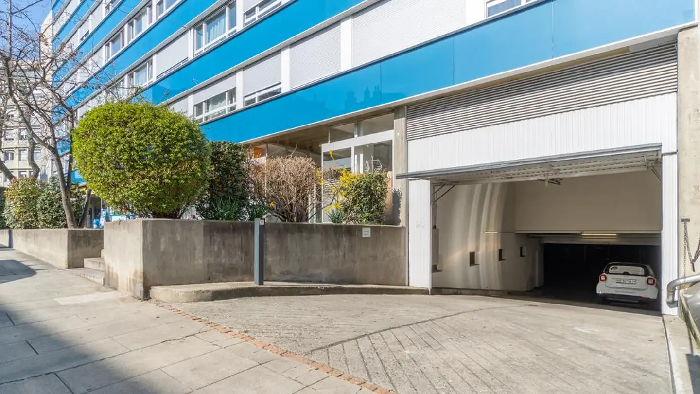 Place de parking souterraine à louer - Rue Tronchin 12, 1202 Genève