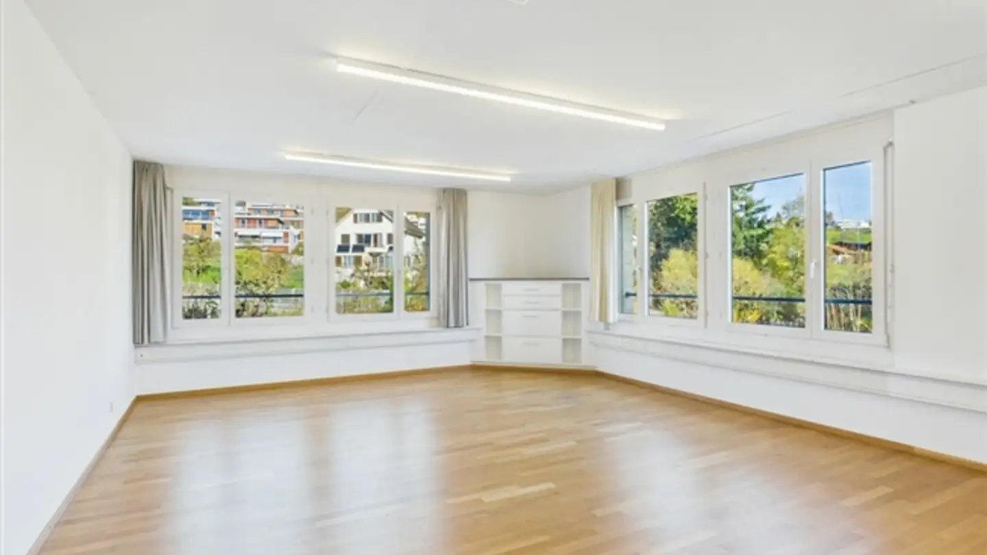 Bureau à louer - Huobmattstrasse 5, 6045 Meggen