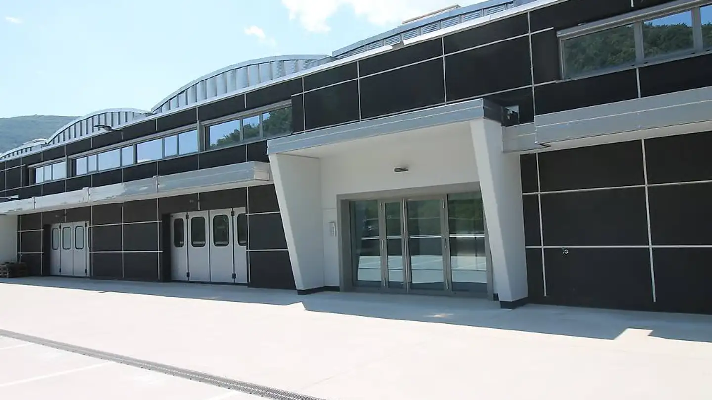 Commercial à louer - Via Alla Gerra 13, 6930 Bedano